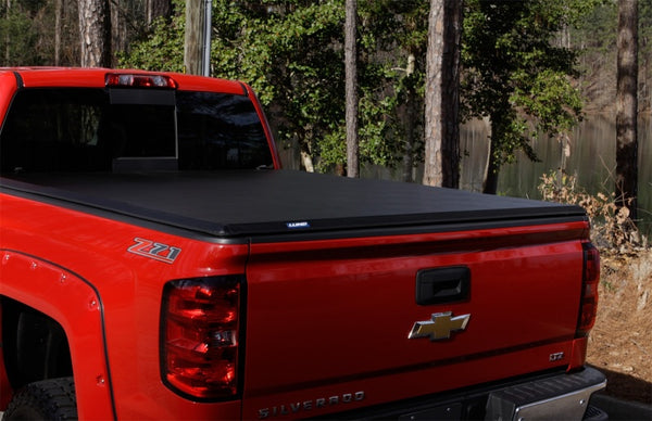 Lund 99-17 Ford F-250 Super Duty Styleside (8ft. Bed) Hard Fold Tonneau Cover - Black