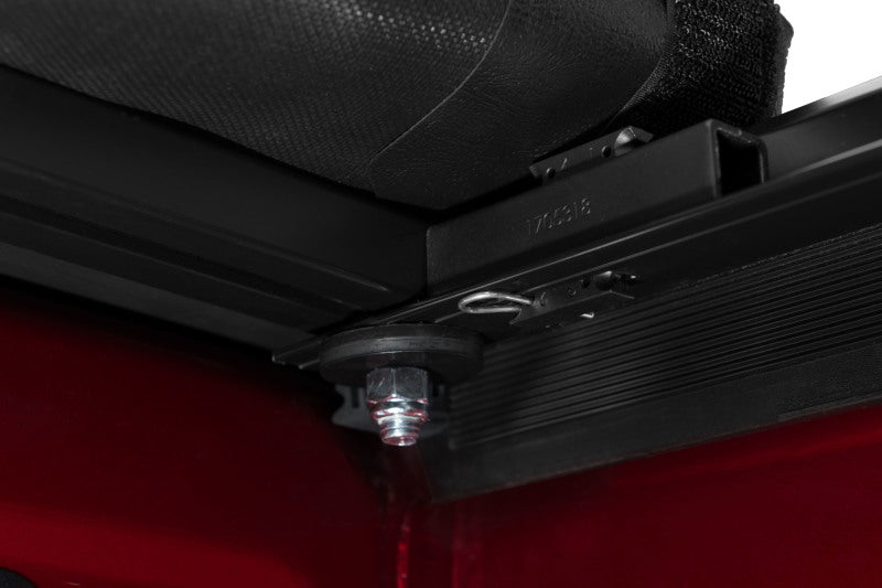RealTruck UnderCover 07-13 Chevy Silverado/Sierra 1500 Flex Hard Folding Tonneau Cover - 5.8 ft Bed|FX11005 | Omni Garage RealTruck UnderCover 07-13 Chevy Silverado/Sierra 1500 Flex Hard Folding Tonneau Cover - 5.8 ft Bed|FX11005 | Omni Garage